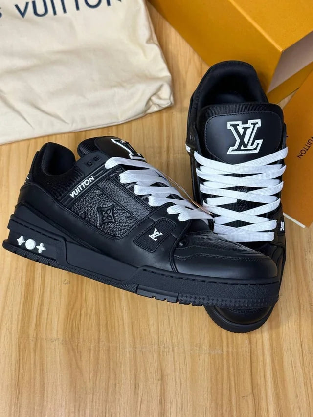 Louis Vuitton Trainer negras