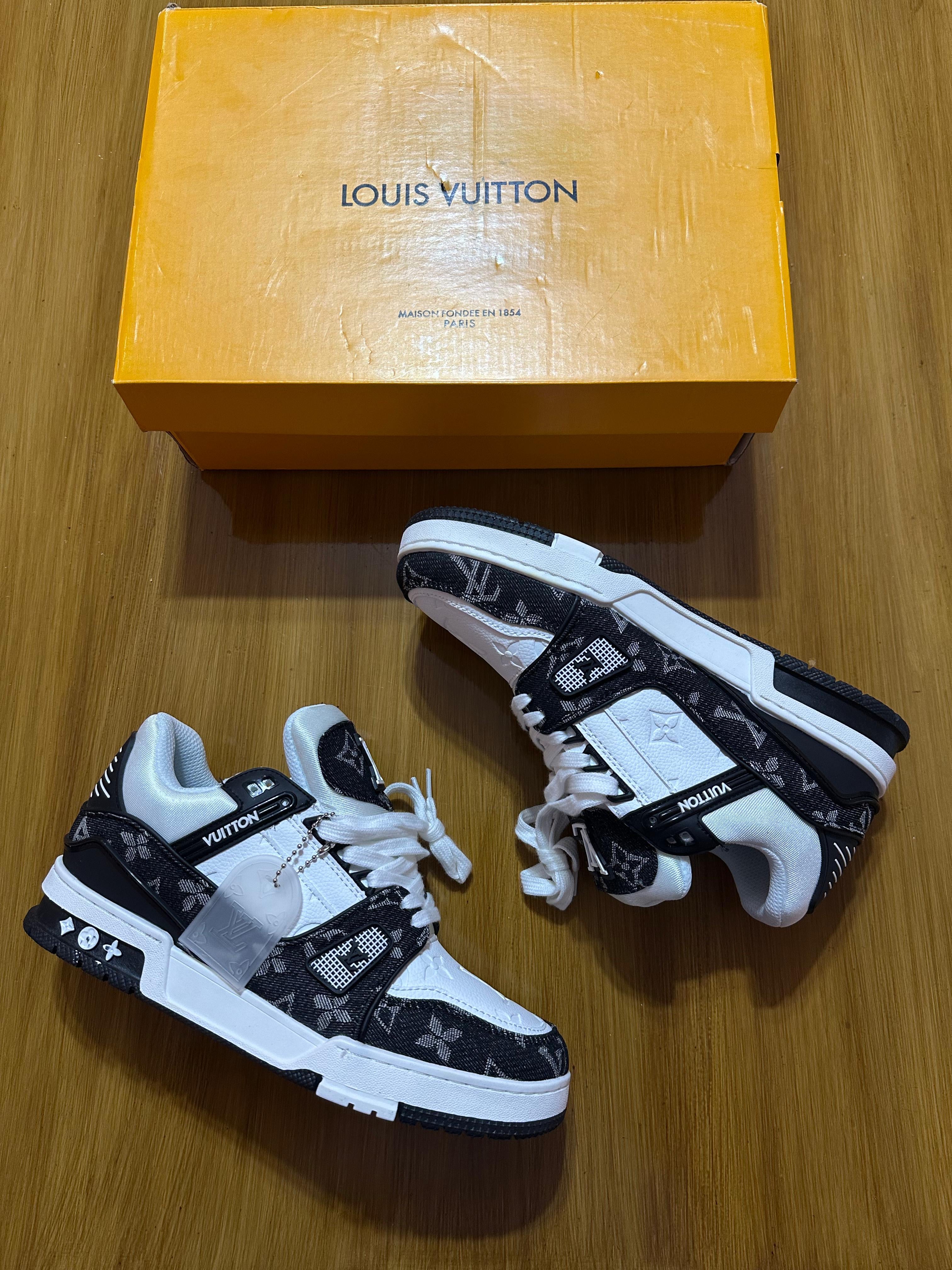 Louis Vuitton trainer black and white
