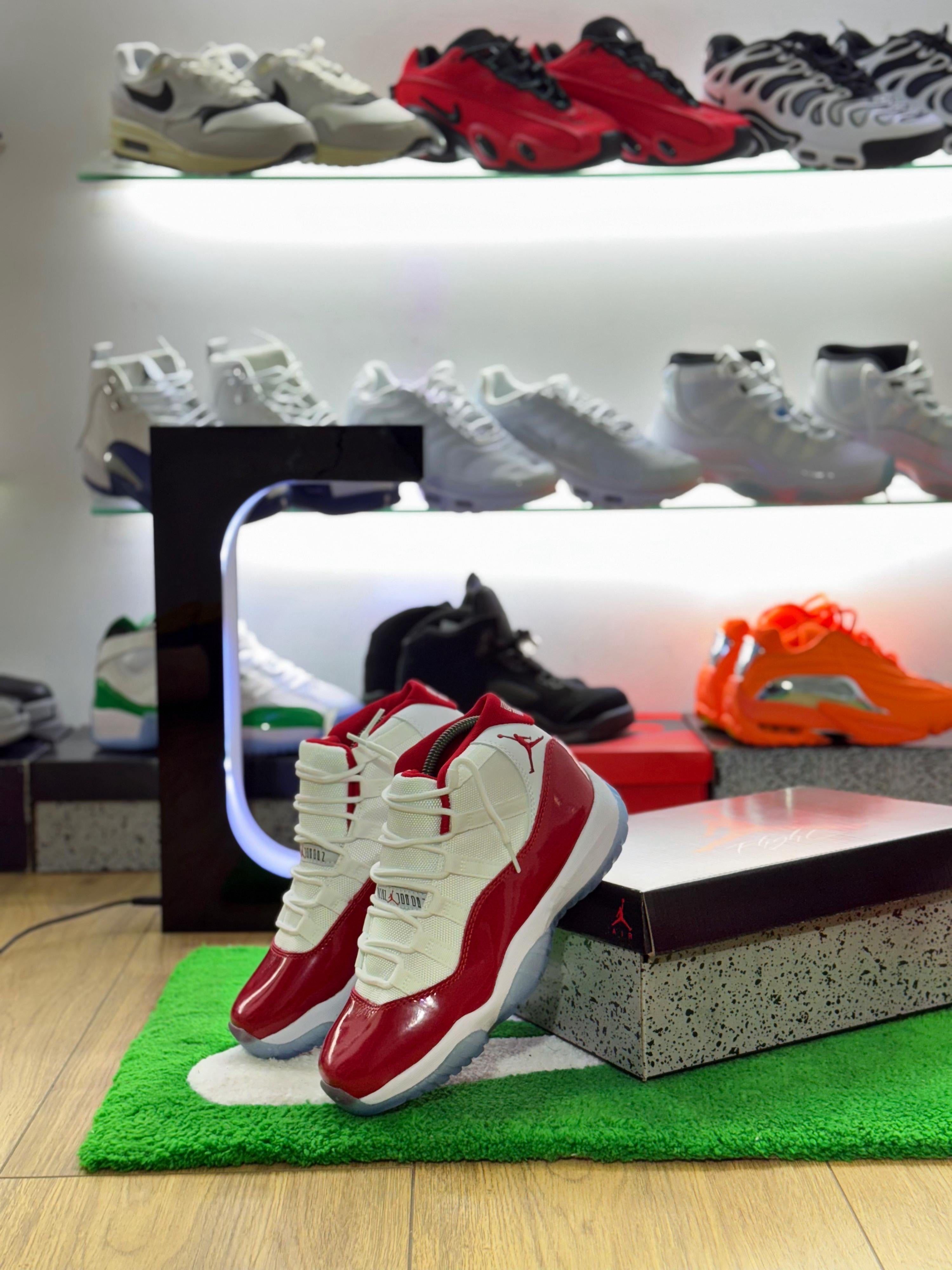 Jordan 11 cherry