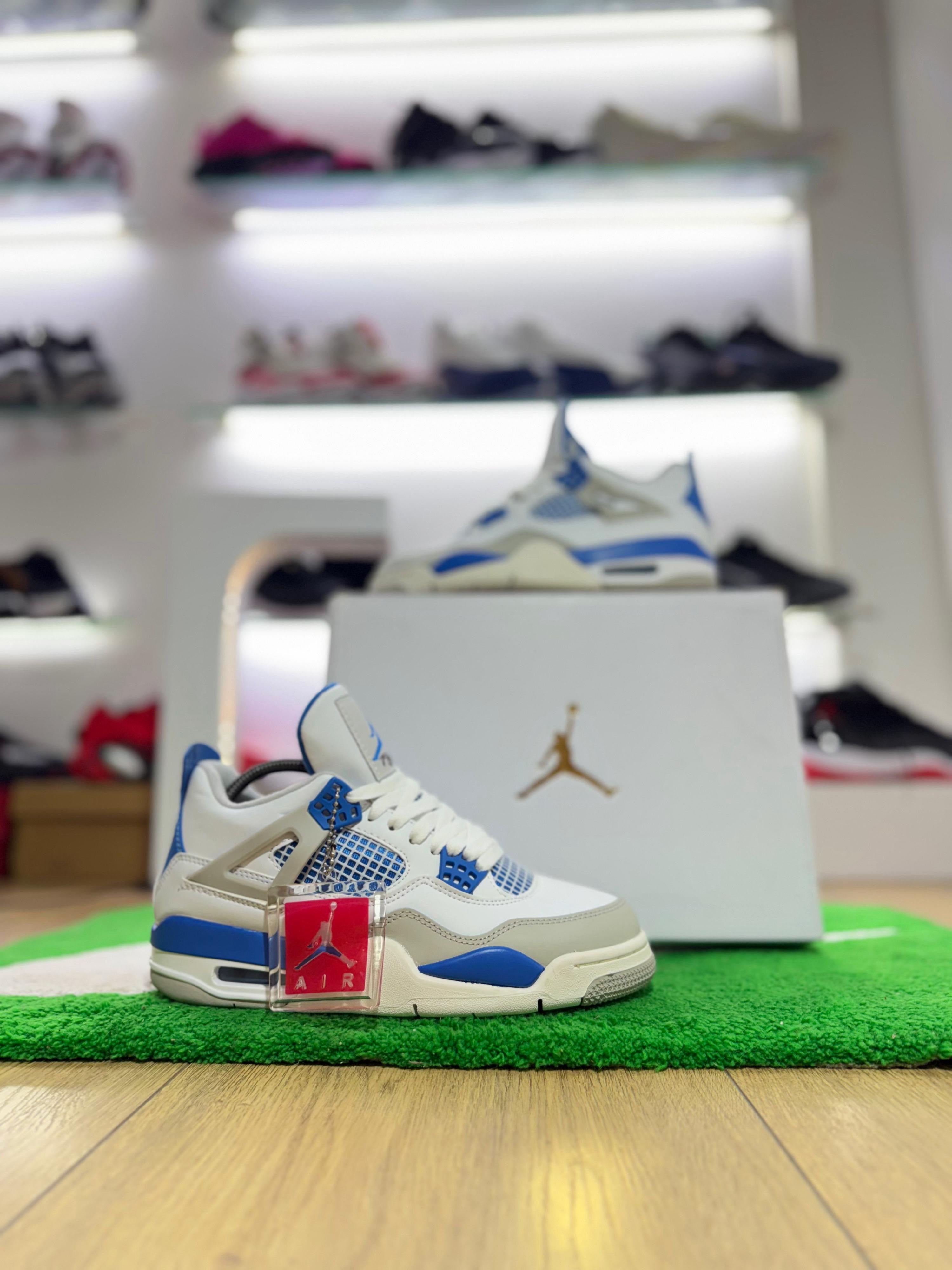 Jordan 4 SB navy Blue