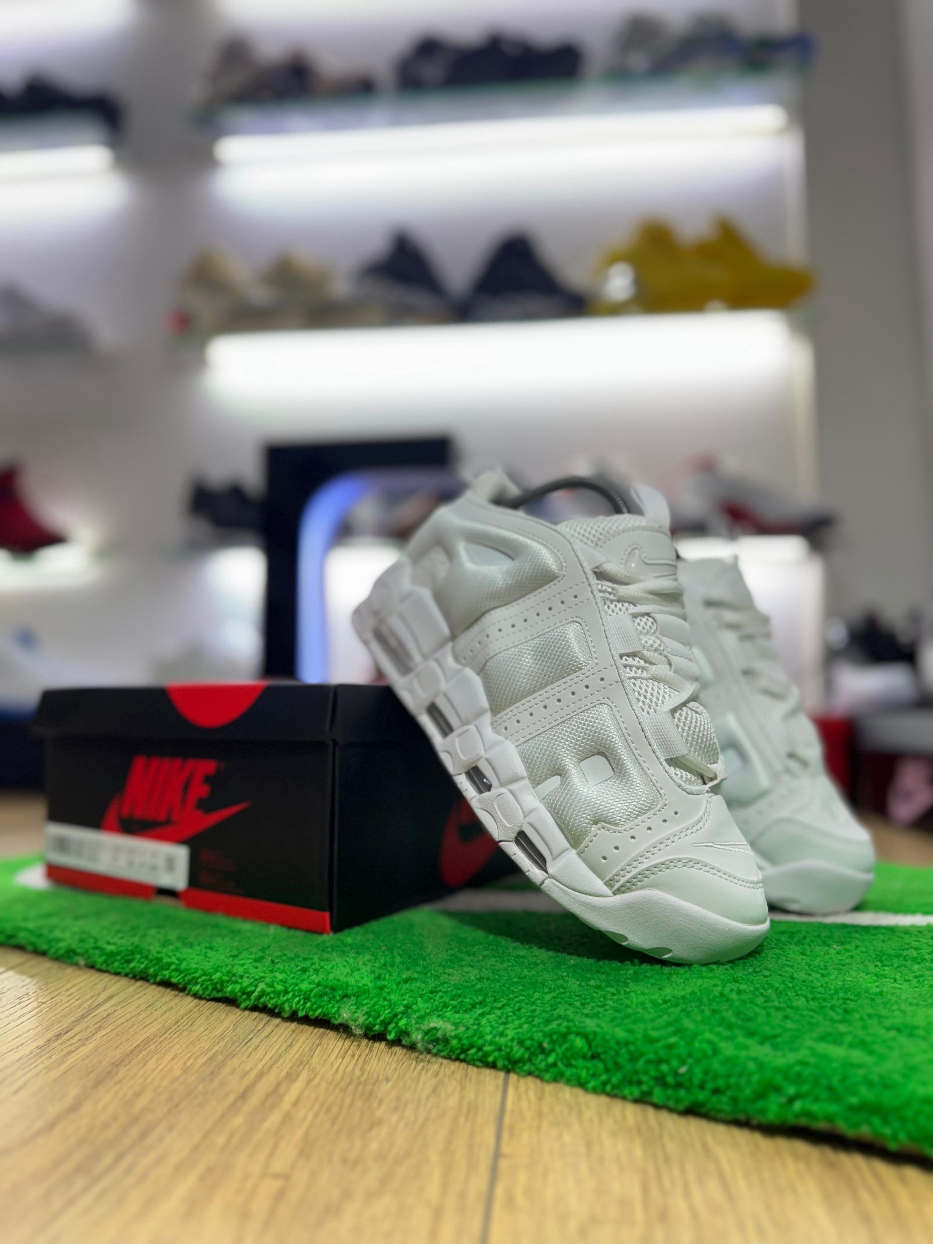 Up tempo low white