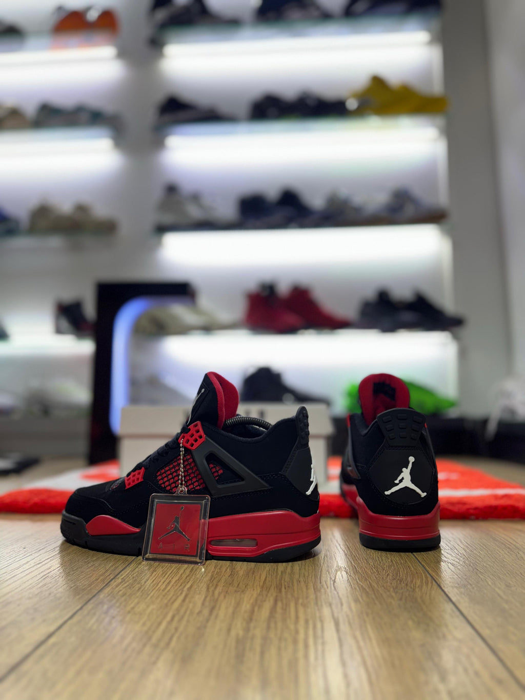 Jordan 4 red thunder